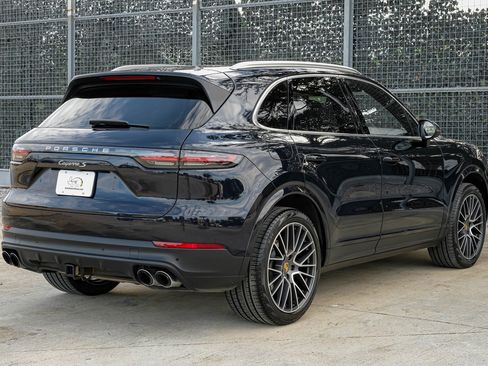 Used 2019 Porsche Cayenne S image 8