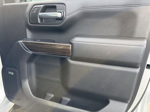 Used 2021 Chevrolet Silverado 1500 LT Trail Boss w/ Convenience Package II image 32