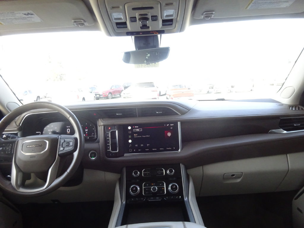 Certified 2022 GMC Yukon XL Denali w/ Denali Premium Package AWD/4WD image 24