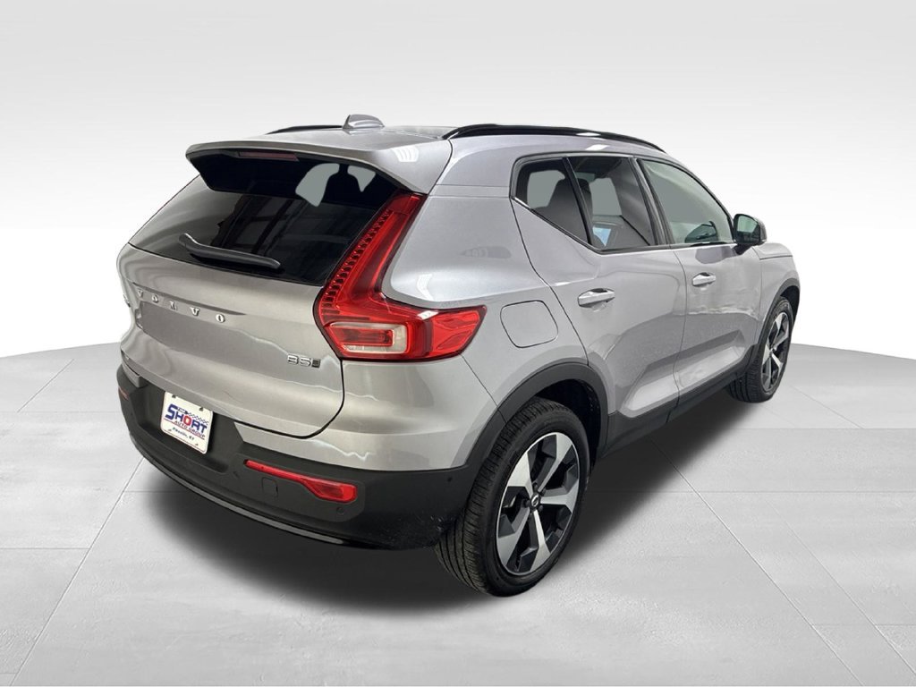 Used 2026 Volvo XC40 B5 Plus AWD/4WD image 4