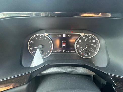 Used 2023 Nissan Pathfinder SL w/ Black Appearance Package AWD/4WD image 20