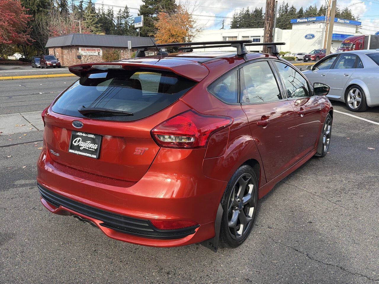 Used 2018 Ford Focus ST FWD image 9