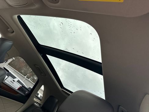 Used 2018 Lincoln MKC Select w/ Select Plus Package image 33