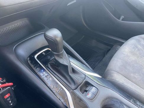 Used 2020 Toyota Corolla LE FWD image 33