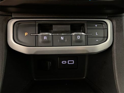 Used 2023 GMC Acadia SLE w/ Driver Convenience Package image 19