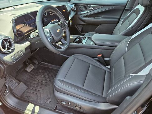 New 2025 Chevrolet Blazer EV LT image 18