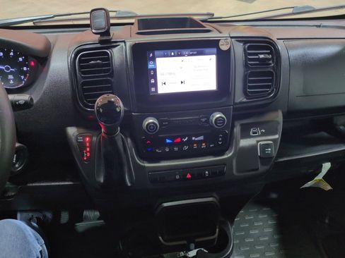 Used 2025 RAM ProMaster 2500 w/ Convenience Group FWD image 19