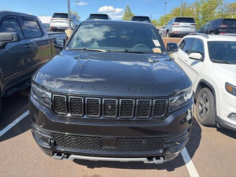 Used 2025 Jeep Wagoneer Series II AWD/4WD image 5