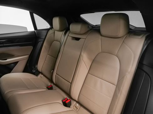 Used 2025 Porsche Macan Electric image 39