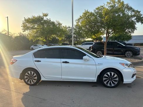 Used 2017 Honda Accord EX-L image 4