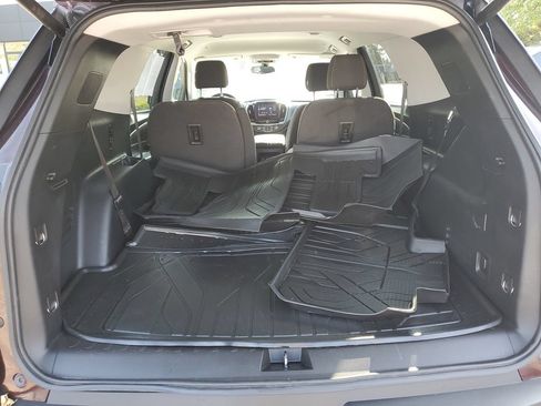 Used 2020 Chevrolet Traverse LT FWD image 25