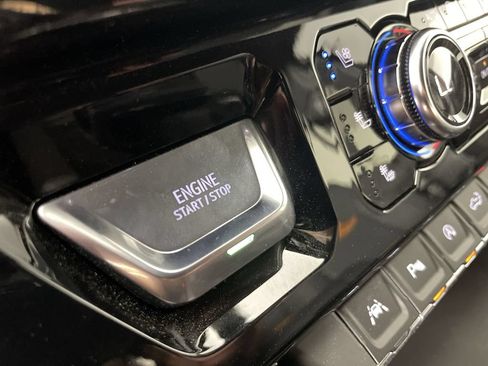 Used 2026 GMC Sierra 1500 AT4 w/ Technology Package AWD/4WD image 17