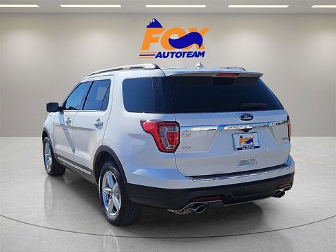 Used 2018 Ford Explorer XLT w/ Equipment Group 201A image 3