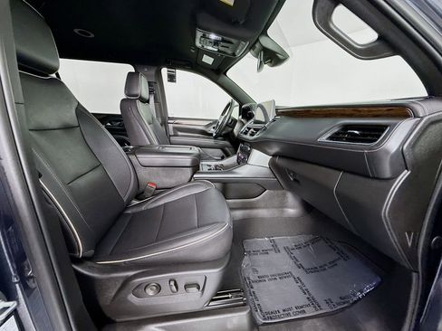 Used 2023 Chevrolet Suburban Premier image 30