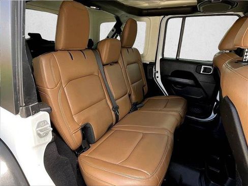 Used 2020 Jeep Wrangler Unlimited Rubicon w/ Dual Top Group AWD/4WD image 28