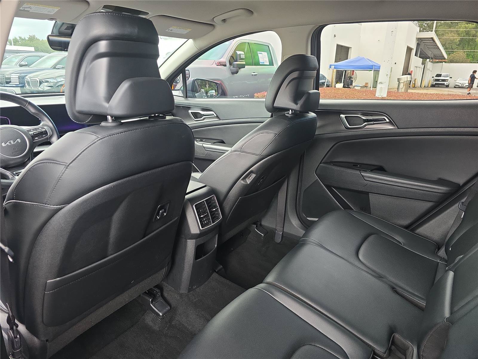 Used 2024 Kia Sportage EX FWD image 11