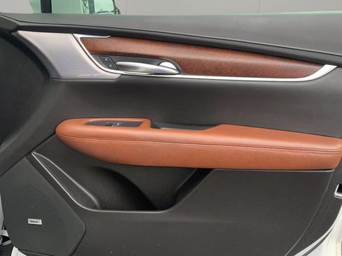 Used 2020 Cadillac XT5 Premium Luxury AWD/4WD image 33