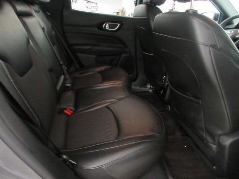 Used 2023 Jeep Compass Latitude w/ Convenience Group AWD/4WD image 21