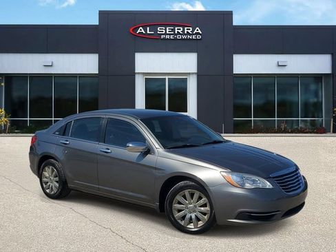 Used 2012 Chrysler 200 Touring FWD image 1