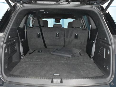 Used 2025 GMC Acadia Elevation image 28