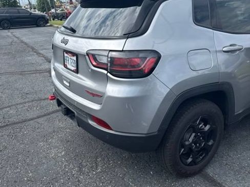 Used 2023 Jeep Compass Trailhawk w/ Trailhawk Elite Group AWD/4WD image 3