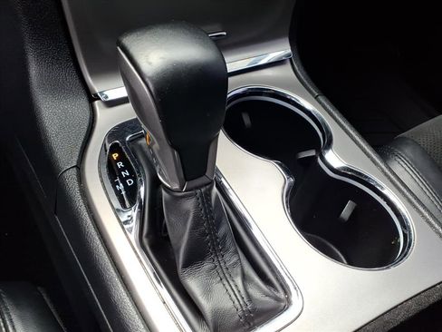 Used 2021 Jeep Grand Cherokee Laredo X image 9