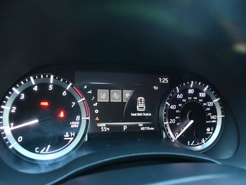 Certified 2023 Toyota Highlander XLE image 16