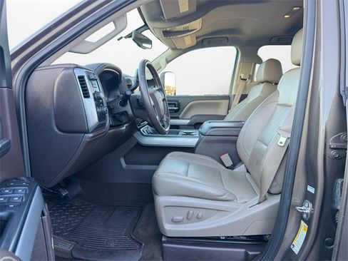 Used 2015 Chevrolet Silverado 2500 LTZ w/ LTZ Plus Package image 9