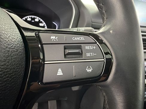 Certified 2025 Honda Pilot Touring image 17