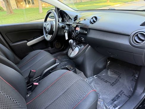 Used 2013 MAZDA MAZDA2 Touring FWD image 17
