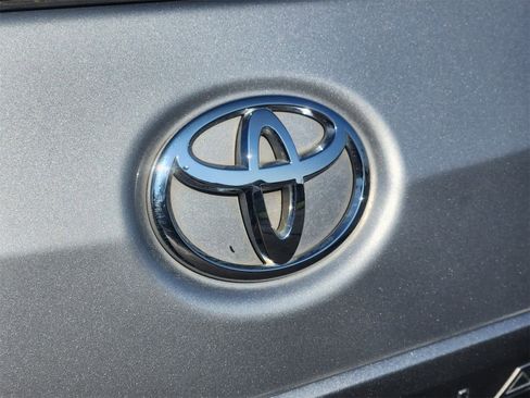 Used 2015 Toyota Sienna LE image 11