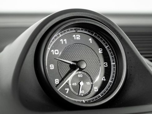 Certified 2023 Porsche Macan Turbo image 17