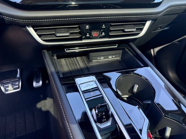 Used 2025 Volkswagen Atlas SEL Premium R-Line AWD/4WD image 17