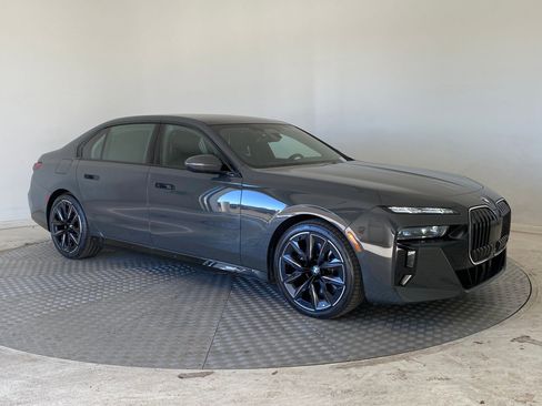 New 2026 BMW 740i xDrive w/ Executive Package image 7