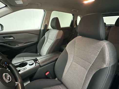 Certified 2023 Nissan Rogue SV image 9