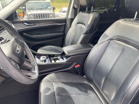 Certified 2023 Jeep Grand Cherokee L Limited w/ Black Appearance Package AWD/4WD image 21