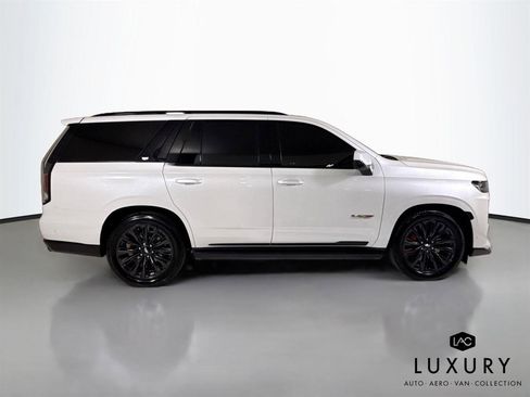 Used 2024 Cadillac Escalade V w/ LPO, ONYX Package image 5