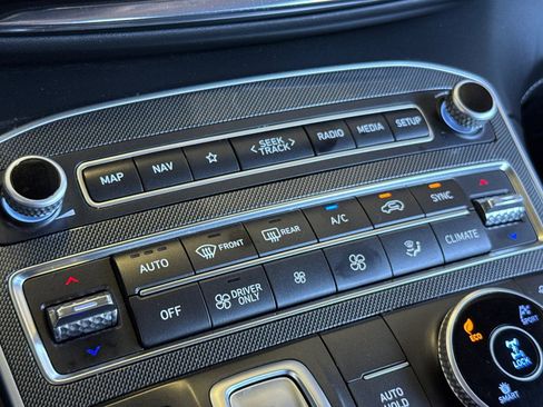 Used 2023 Hyundai Santa Fe Limited image 20