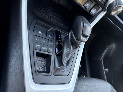 Used 2021 Toyota RAV4 XLE w/ Convenience Package AWD/4WD image 31