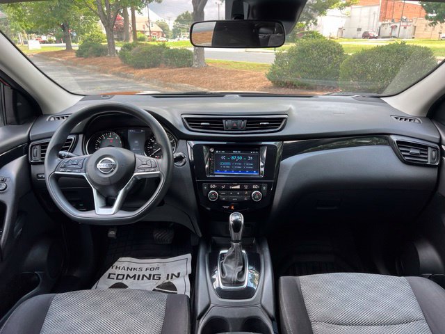 Used 2020 Nissan Rogue Sport SV FWD image 25