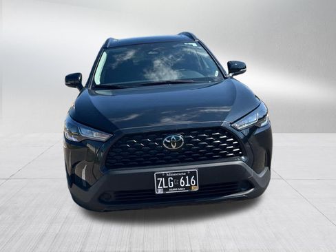 Used 2025 Toyota Corolla Cross LE w/ Moonroof Package AWD/4WD image 2