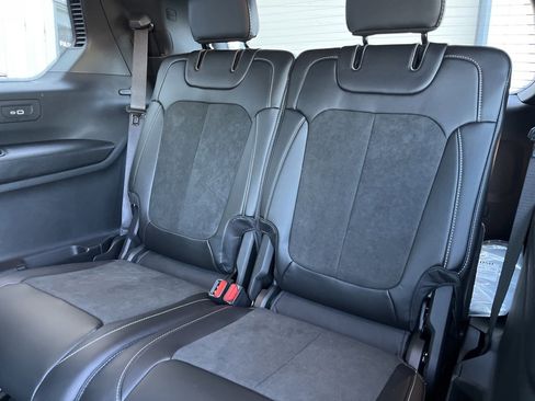 New 2025 Jeep Grand Cherokee L Altitude image 20