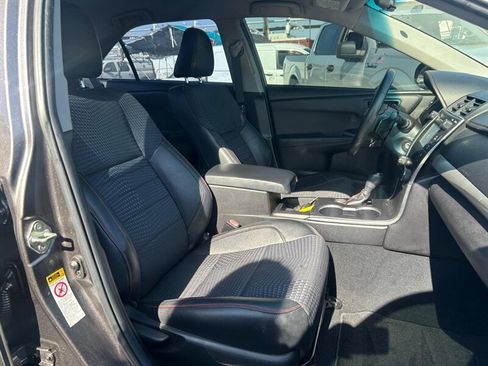 Used 2015 Toyota Camry SE FWD image 8