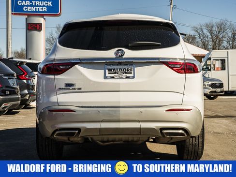 Used 2023 Buick Enclave Essence image 6