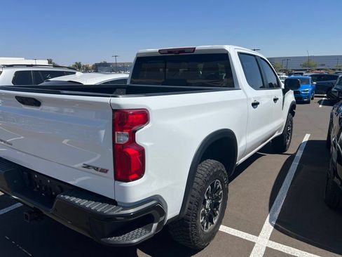 Used 2023 Chevrolet Silverado 1500 ZR2 w/ Technology Package AWD/4WD image 3