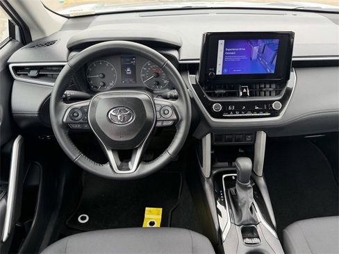 Certified 2025 Toyota Corolla Cross LE image 10