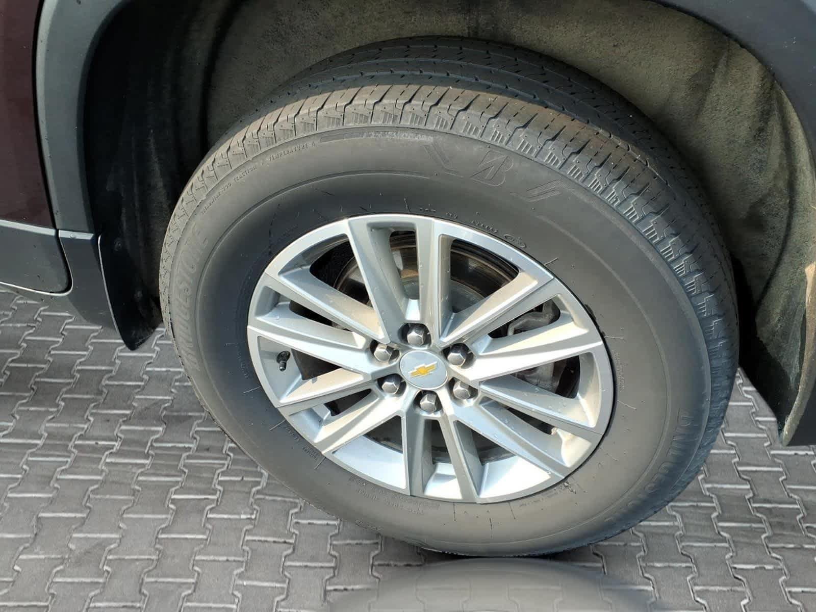 Used 2023 Chevrolet Traverse LT w/ LPO, Floor Liner Package AWD/4WD image 12