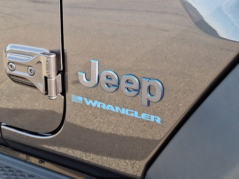 Used 2024 Jeep Wrangler Unlimited Rubicon 4xe w/ Convenience Group image 30