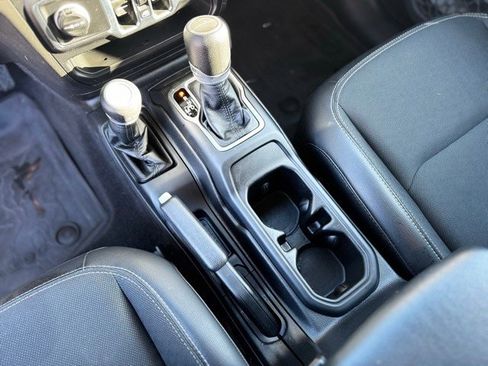 Used 2023 Jeep Gladiator Sport S image 12