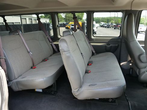 Used 2019 Chevrolet Express 3500 LT w/ LT Preferred Equipment Group RWD image 20